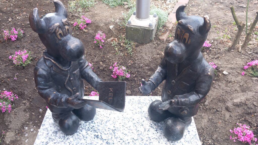 Beboki, Katowice, szlak figurek